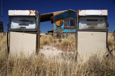 Rusty abandoned vintage USA gas station clipart