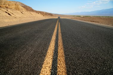 Hihway içinde çöl, milli park death valley, california, ABD