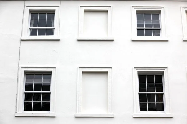 Gruzínské windows architektura na zdi domu, Londýn, Velká Británie — ストック写真