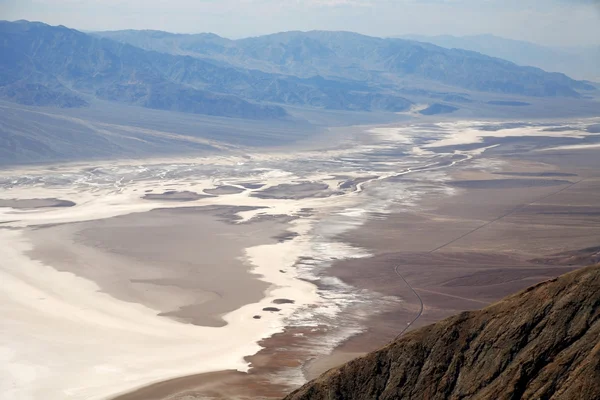 Witte zout velden - death valley national park, Californië, Verenigde Staten — Stockfoto