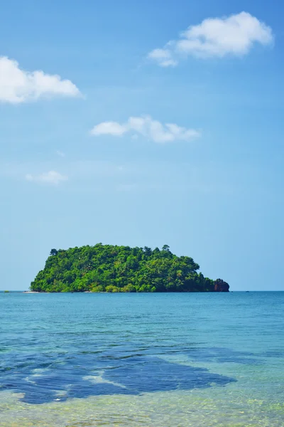 Острів у морі — стокове фото