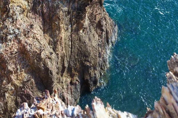 Скелястий берег — стокове фото