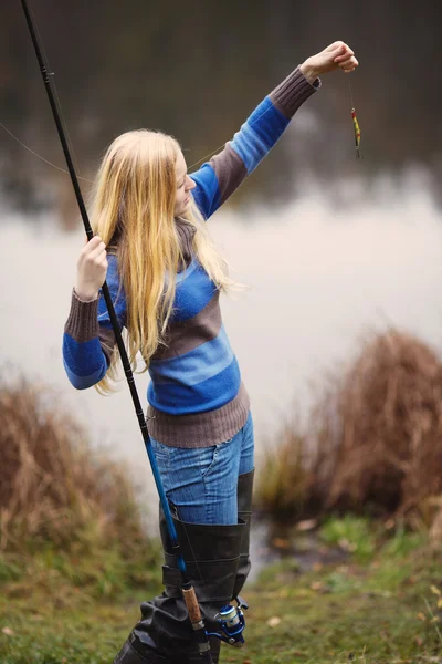 Žena rybaření — Stock fotografie