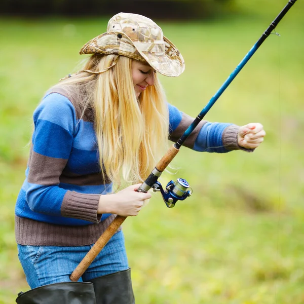 Woman Fishing — Stock Photo, Image