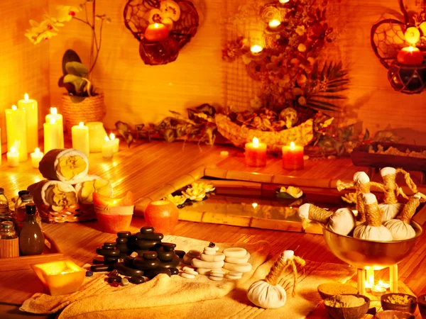 Luxury spa interior with burning candle. — Stock Photo, Image