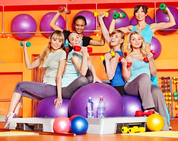 Vrouwen in de klasse van de dansaerobics. — Stockfoto