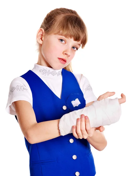 Bambino con braccio rotto . — Foto Stock