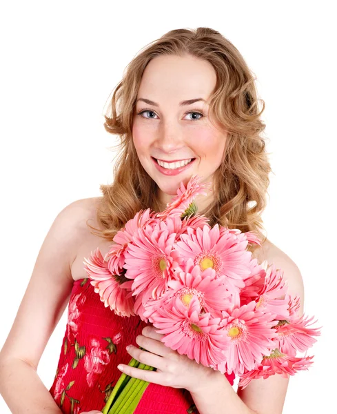 Giovane donna sdraiata sui fiori . — Foto Stock