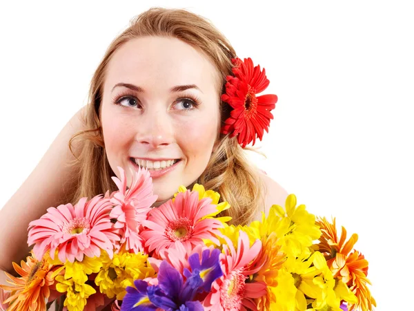 Щаслива молода жінка тримає квіти . — стокове фото