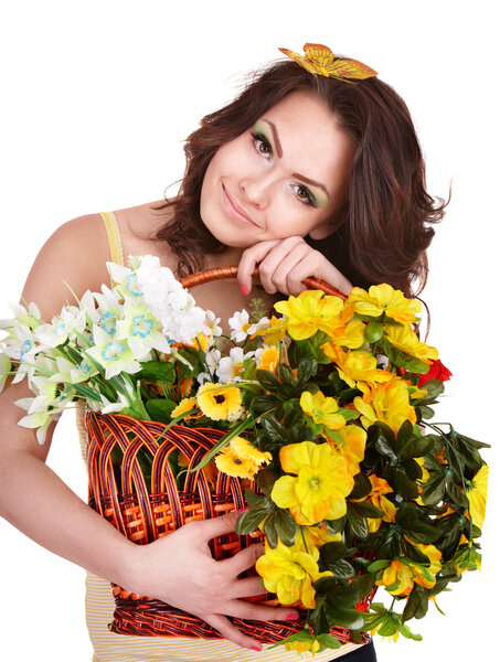 Красивая девушка с дикими весенними цветами
.