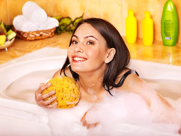 Donna prendere bagno bolla . — Foto Stock