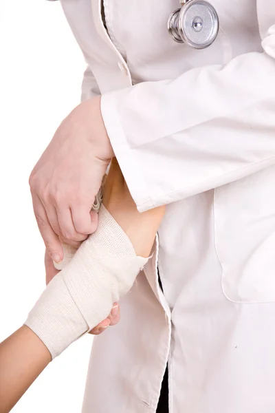 Pronto soccorso al trauma al ginocchio . — Foto Stock