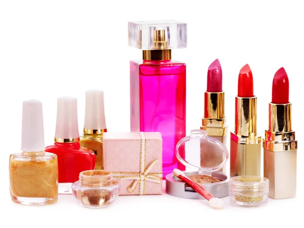 Cosméticos decorativos e perfume . — Fotografia de Stock