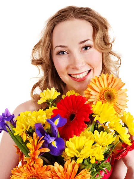 花を持つ若い女性は. — ストック写真