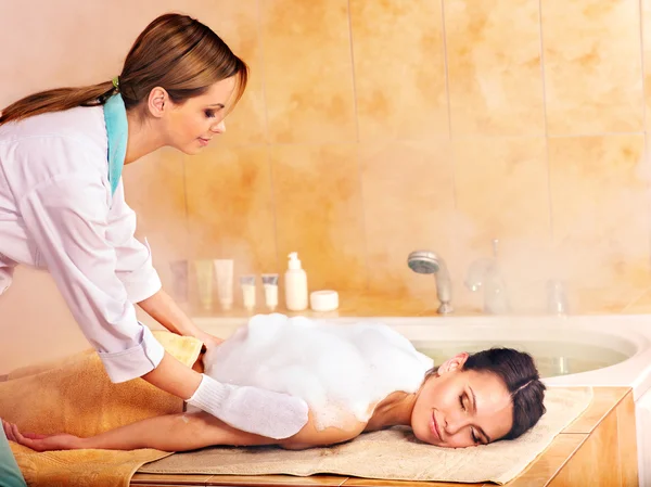 Massage of woman in beauty spa. — Stock Photo, Image