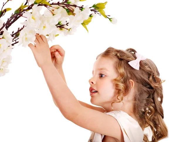 Παιδί με λουλούδι την άνοιξη. — Φωτογραφία Αρχείου