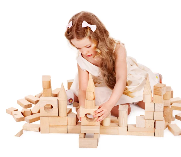 Criança jogar blocos de construção . — Fotografia de Stock