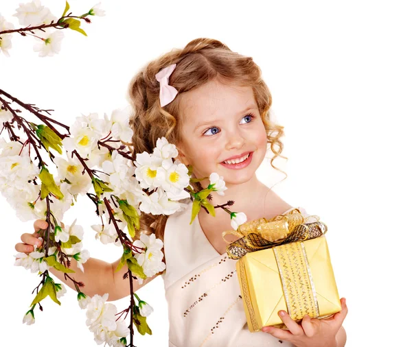 Ребенок с весенним цветом . — стоковое фото
