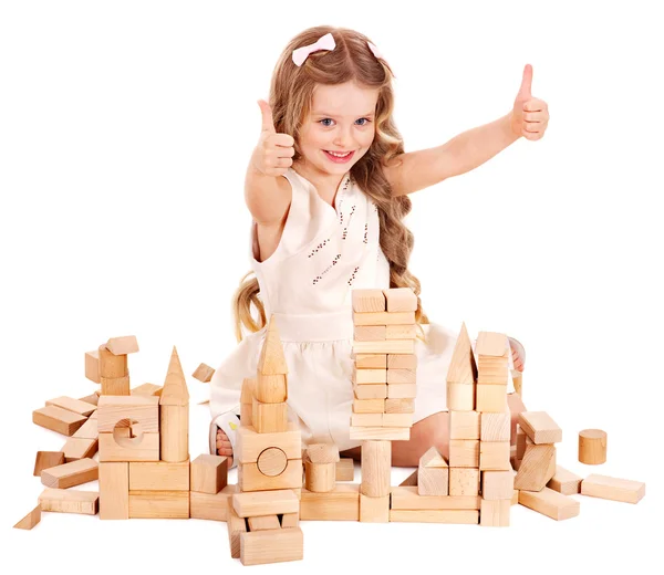 Kind spelen bouwstenen. — Stockfoto