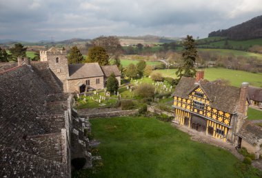 bulutlu bir günde stokesay Kalesi Shropshire'deki/daki oteller