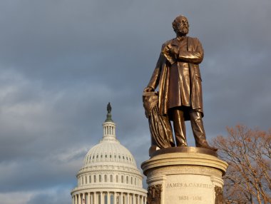 Garfield Monument and Capitol clipart