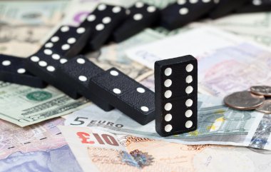banka notları düşmüş Domino