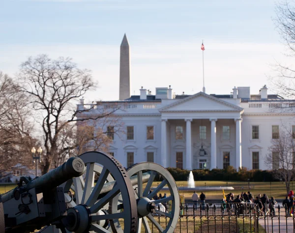 Civil war cannons at White House — Stock Photo, Image