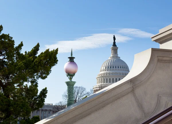 Купол Капитолия Вашингтон с небом — стоковое фото