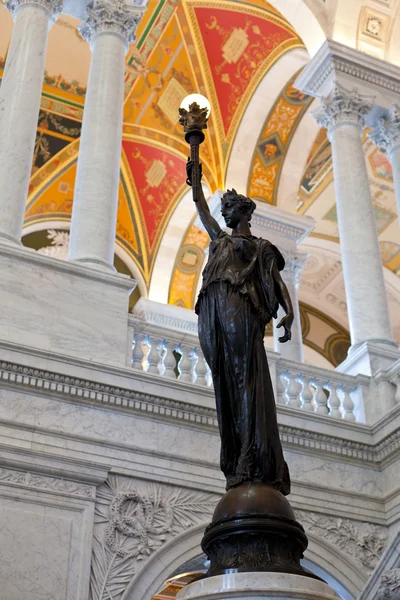 Статуя в бібліотеці Конгресу у Вашингтоні, округ Колумбія — стокове фото