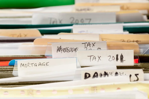 Evde el yapımı dosya klasörler için vergi kağıtları — Stok fotoğraf