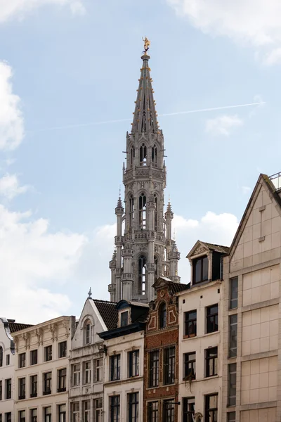 Brussels City Hall tower over buildings — Stock Photo, Image