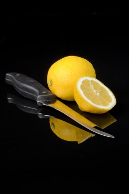 bıçak ve limon