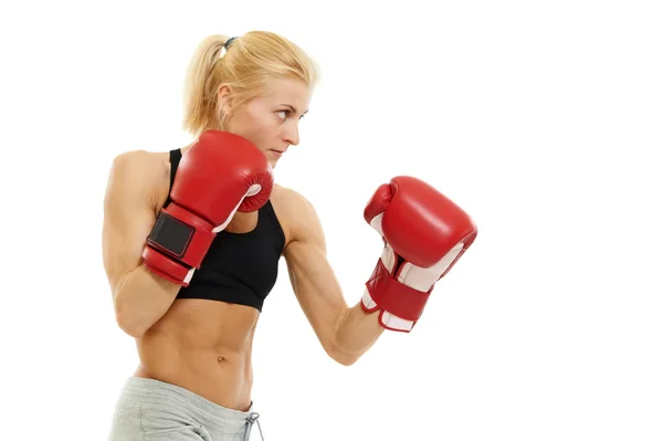 Boxer mulher com luvas de boxe vermelho — Fotografia de Stock