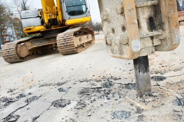 asfalt yol ile hydrohammer çalışır onarımı