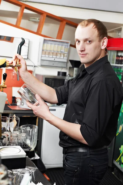 Restaurant manager barman mens op het werk plaats — Stockfoto