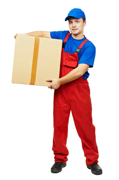 Levering man courier met perceel kartonnen doos — Stockfoto