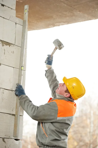 Maçon de construction travailleur maçon — Photo