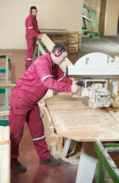 Closeup carpentry wood cross cutting — Stock Photo, Image