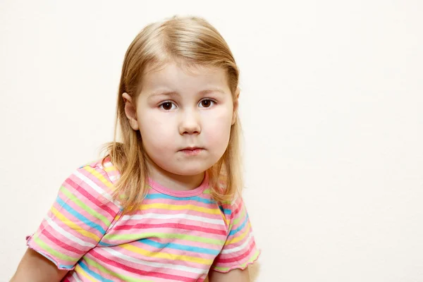 Malé dítě portrét dívky. — Stock fotografie