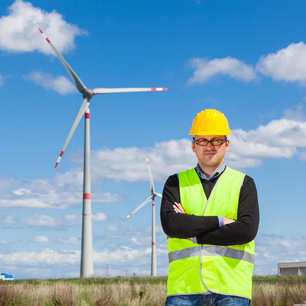 風力タービン発電所の技術者 — ストック写真
