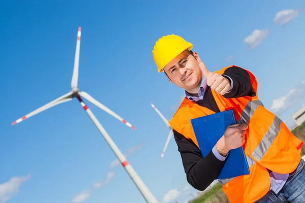 风力涡轮机发电机组技师工程师 — 图库照片