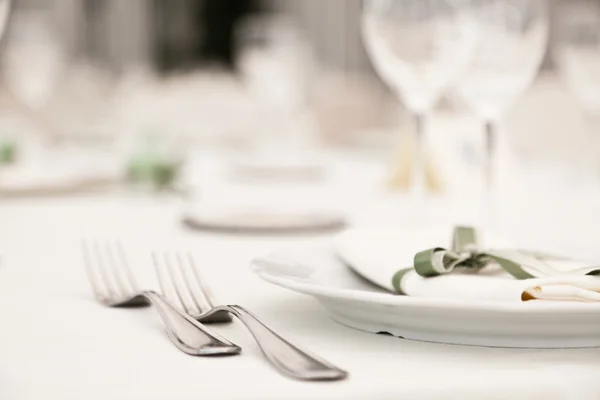 Elegante decoración de mesa en un restaurante —  Fotos de Stock