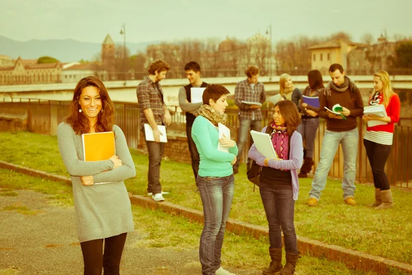 Studenti universitari multiculturali — Foto Stock