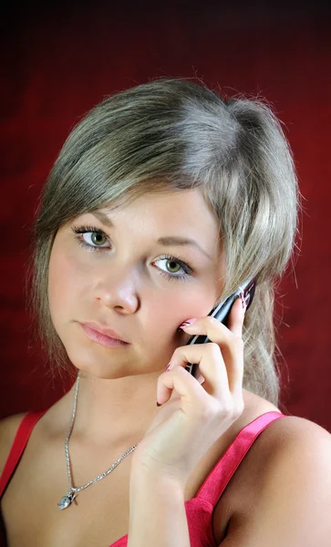 Chica, hablando por teléfono . —  Fotos de Stock