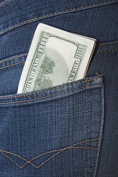 Dinero en un bolsillo —  Fotos de Stock