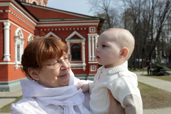 Nagymama és a gyermek-portré — Stock Fotó