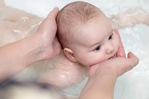Baby boy in bath — Stock Photo, Image