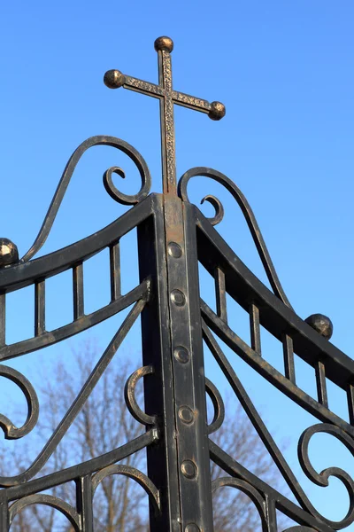 Забор Знаменской церкви — стоковое фото