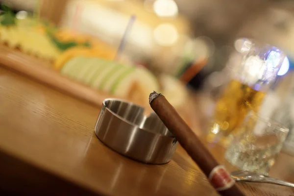 Cigar and ashtray — Stock Photo, Image