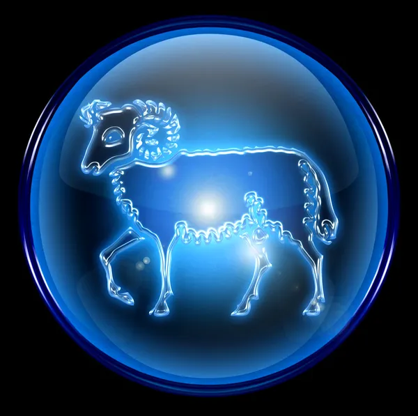 Väduren zodiac knappikon, isolerad på svart bakgrund. — Stockfoto